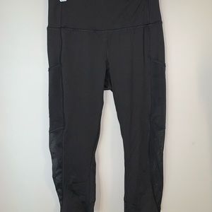 Capri Leggings with Pockets
